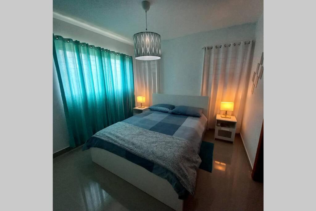 Confortable Apartamento De 3 Tres Habitaciones, Con Hermosa Vista De Area Verde, Ademas De Piscinas Y Juegos Infantiles En Area Recreativa ซานติอาโก เด ลอสกาบาเญโรส ภายนอก รูปภาพ