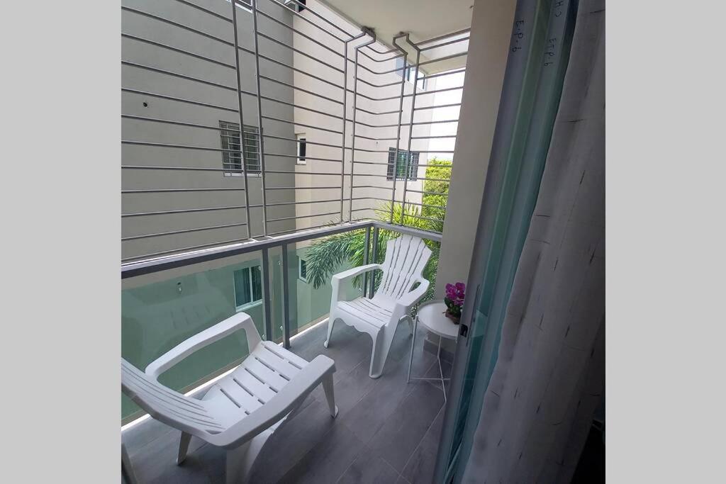 Confortable Apartamento De 3 Tres Habitaciones, Con Hermosa Vista De Area Verde, Ademas De Piscinas Y Juegos Infantiles En Area Recreativa ซานติอาโก เด ลอสกาบาเญโรส ภายนอก รูปภาพ